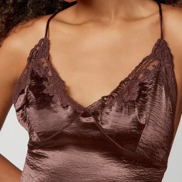 Urban Outfitters Chloe Silver Satin Slip Dress/NWT/S - Picture 4 of 15